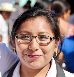 Mayra Canul Líder de Casa Comunitaria Hunkanab Mayra Canul - Lider de Casa Comunitaria Hunkanab - legorretahernandez.com